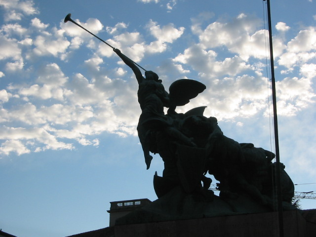 Monza statue
