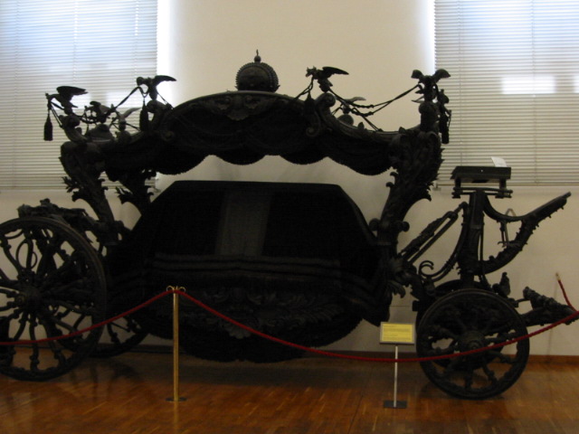 Funeral carriage