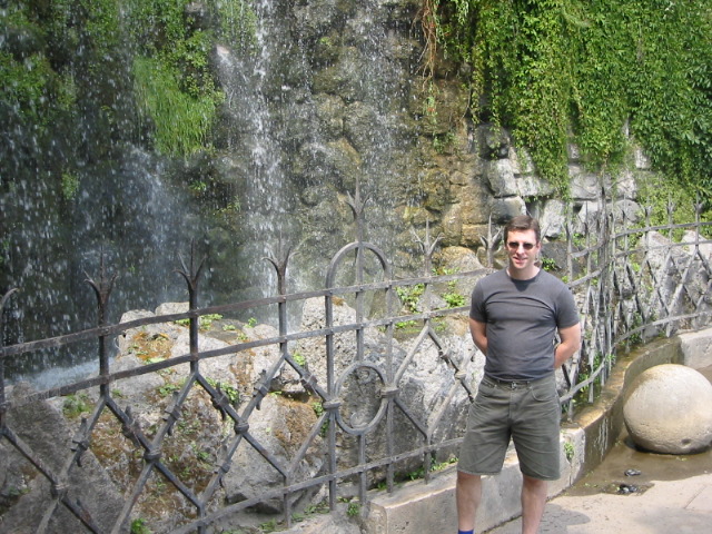 fountain in front Gellert Monument