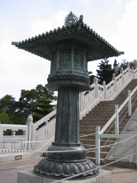 statues