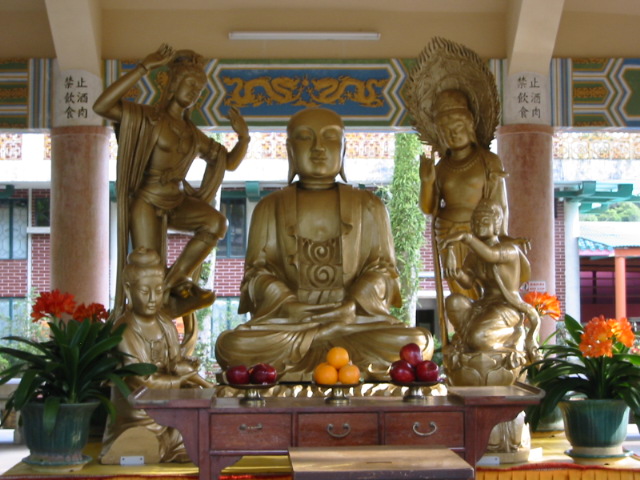 statues