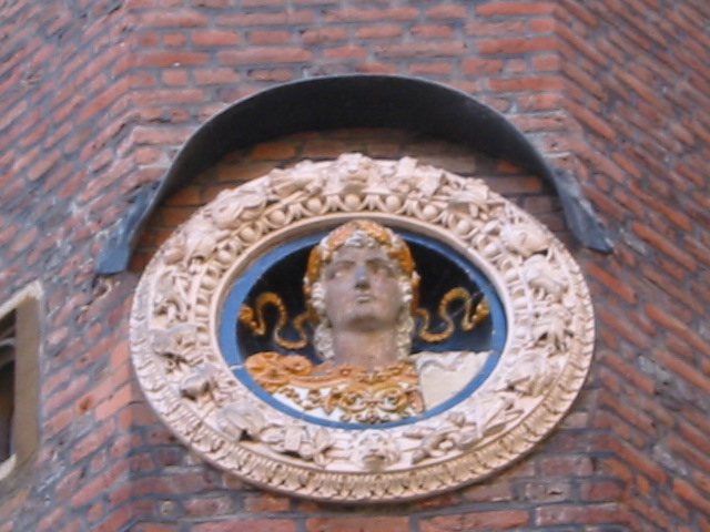 Face in wall