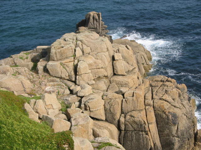 Minack Theater -rocks below theater