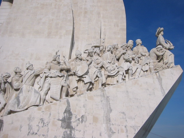 statues on bldg